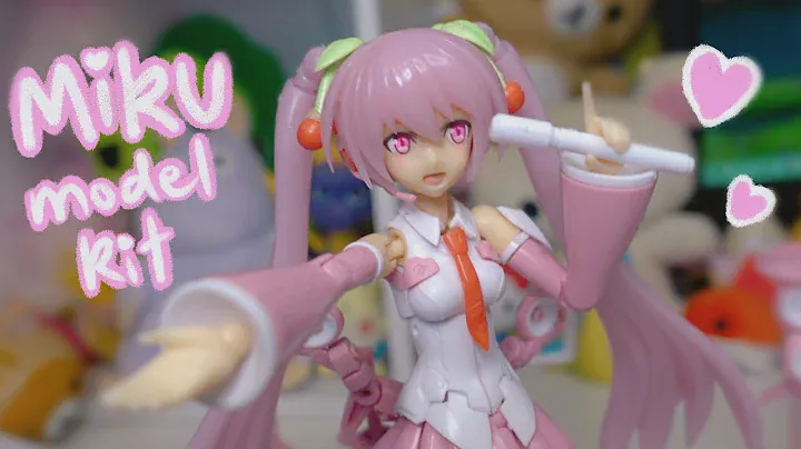 BUILDING A SAKURA MIKU MODEL KIT!