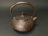 Nanbu Tekki Japanese Cast Iron Teapot Kettle Tetsubin Sakura pattern Brown