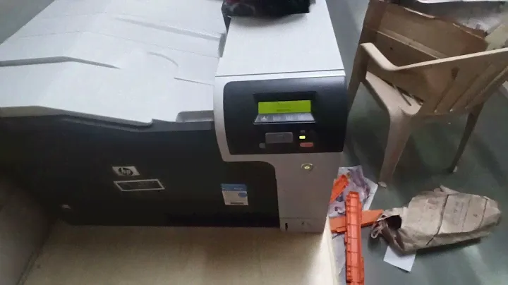 HP Colour laserjet cp 5225 printer toner cartridge remove, paper load, red errors